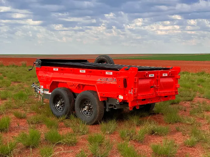 Small single or dual axle dump trailer with hydraulic cylinder lift by Horizon